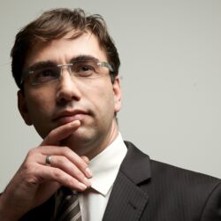 Sven Gabor Janszky